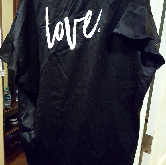 Victoria's Secret kimono 😍 NWT! Special edition! - Picture 2 of 8